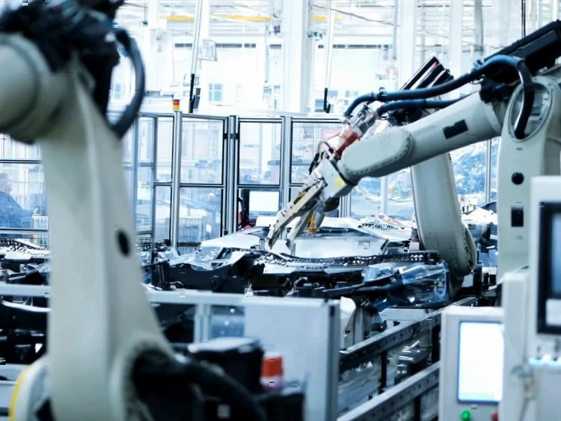 Mercedes Faces Perfect Storm: 70% Profit Plunge Signals Deep - According to Financial Times News, Mercedes-Benz experienced a